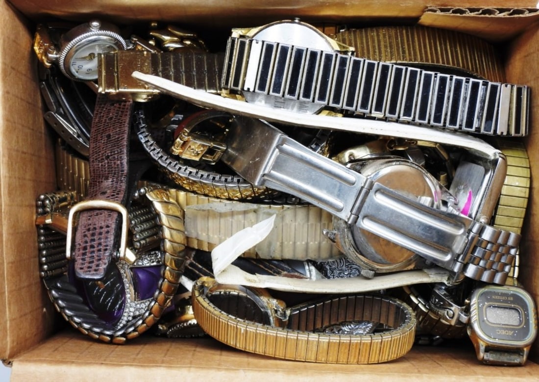 Small Box Of Parts & Repair: 6x4x4 box. Check out our new site at www.live.vintageauctionsonline.com. Watches are not verified, authenticated, or tested in running condition unless specified.