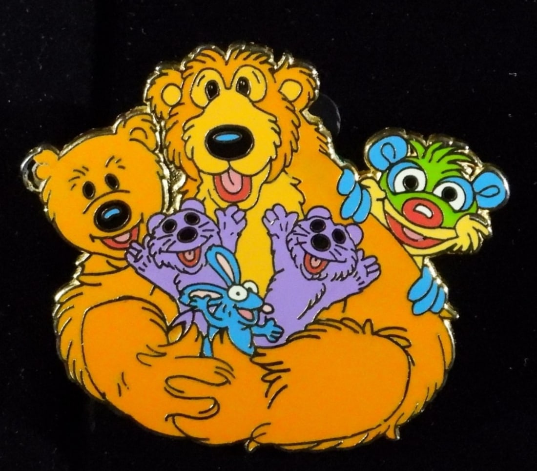 Disney Bear And The Big Blue House Pin 2002: Official Pin Trading 2002. Great condition