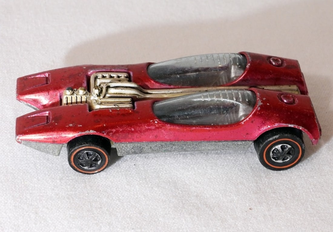 Hot Wheels Splittin' Image: Rose Red/ Pink