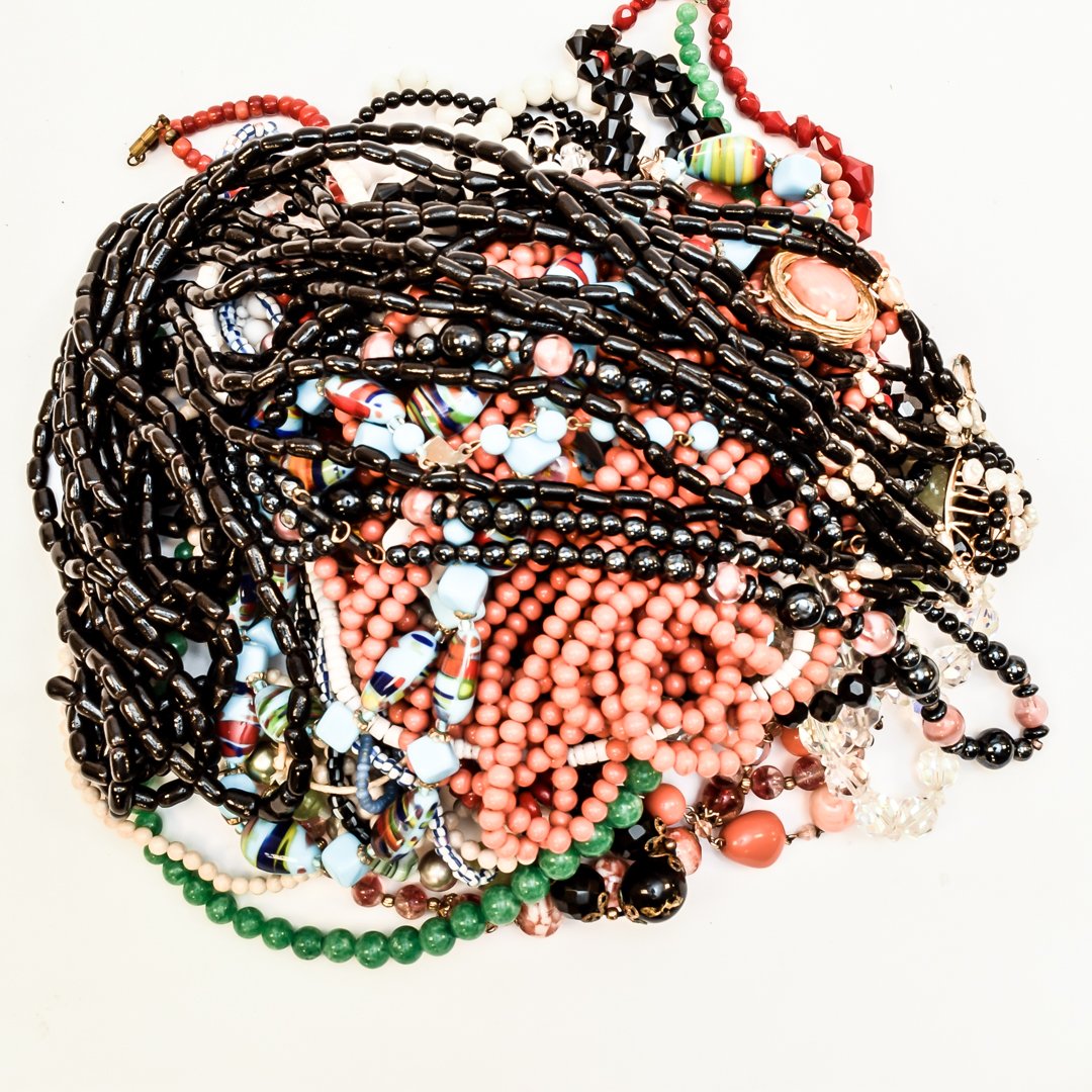Vintage Costume Jewelry Lot Grab Bag  Beads 2.2 Pounds (1 of 5)