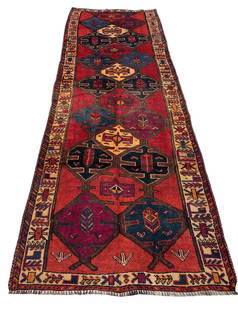 Persian shiraz 1080 style rug wool pile vintage hand: Magnificent Wool Persian Hand knotted shiraz 1080 style hand Knotted in Iran rug. Size 4'2"x12' Period aproximately 1960's, very good condition (see photos) .