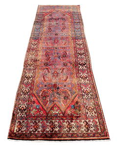 Persian Shiraz 4487 rug wool pile vintage hand knotted: Magnificent Wool Persian Hand knotted shiraz 4487 style hand Knotted in Iran rug. Size 3'6"x10'2" Period aproximately 1960's, very good condition (see photos) .