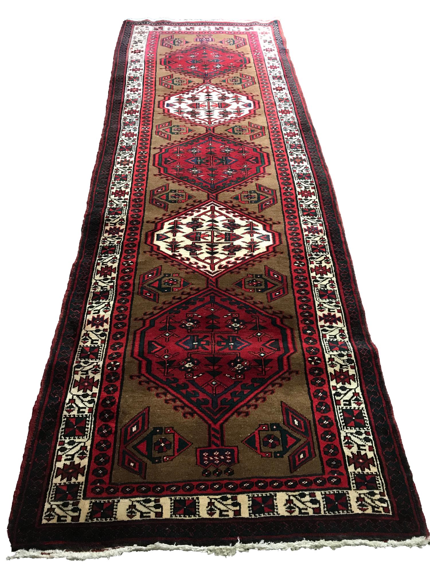 Persian Tabriz ER144 rug wool pile vintage hand knotted in Iran: Magnificent Wool Persian Hand knothed Tabriz ER144 hand Knotted in Iran rug. Size 3'7"x10'10" Period aproximately 1960's, very good condition (see photo