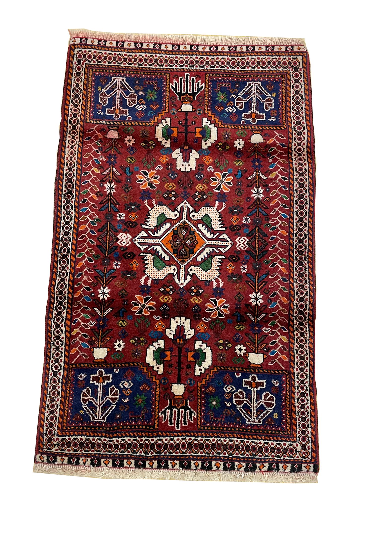 Persian Tabriz 302A palace quality very fine weave rug wool pile vintage hand knotted in Iran: Magnificent Wool Persian Hand knothed Tabriz 302A very fine weave palace quality hand Knotted in Iran rug. Size 2'6"x4' Period aproximately 1960's, very good condition (see photo
