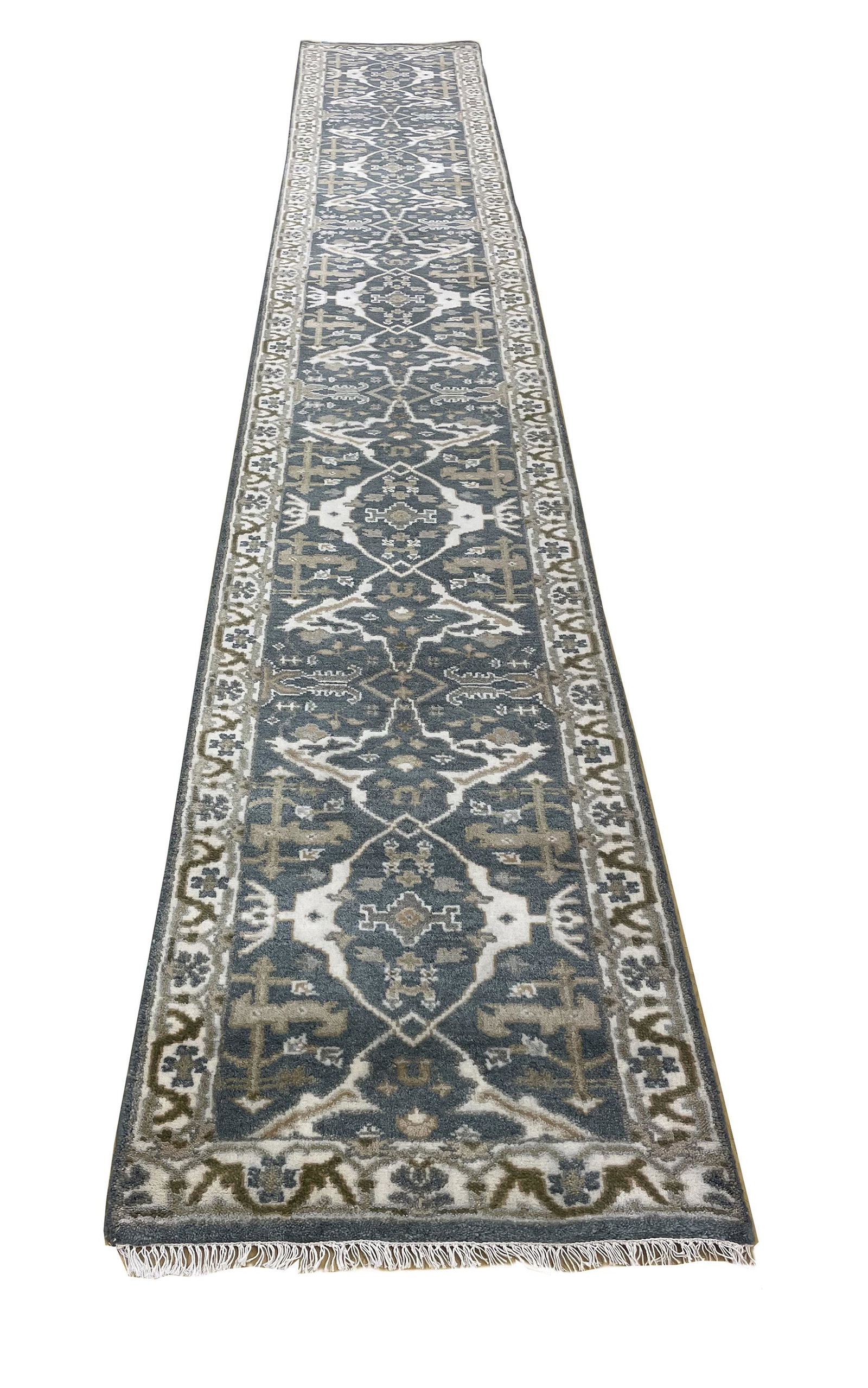 Magnificent Wool Turkey style Hand knotted Oushak M230 style hand Knotted rug: Magnificent Wool Turkey style Hand knotted Oushak M230 style hand Knotted rug. Size 2'8"x18' Perfect condition (see photos
