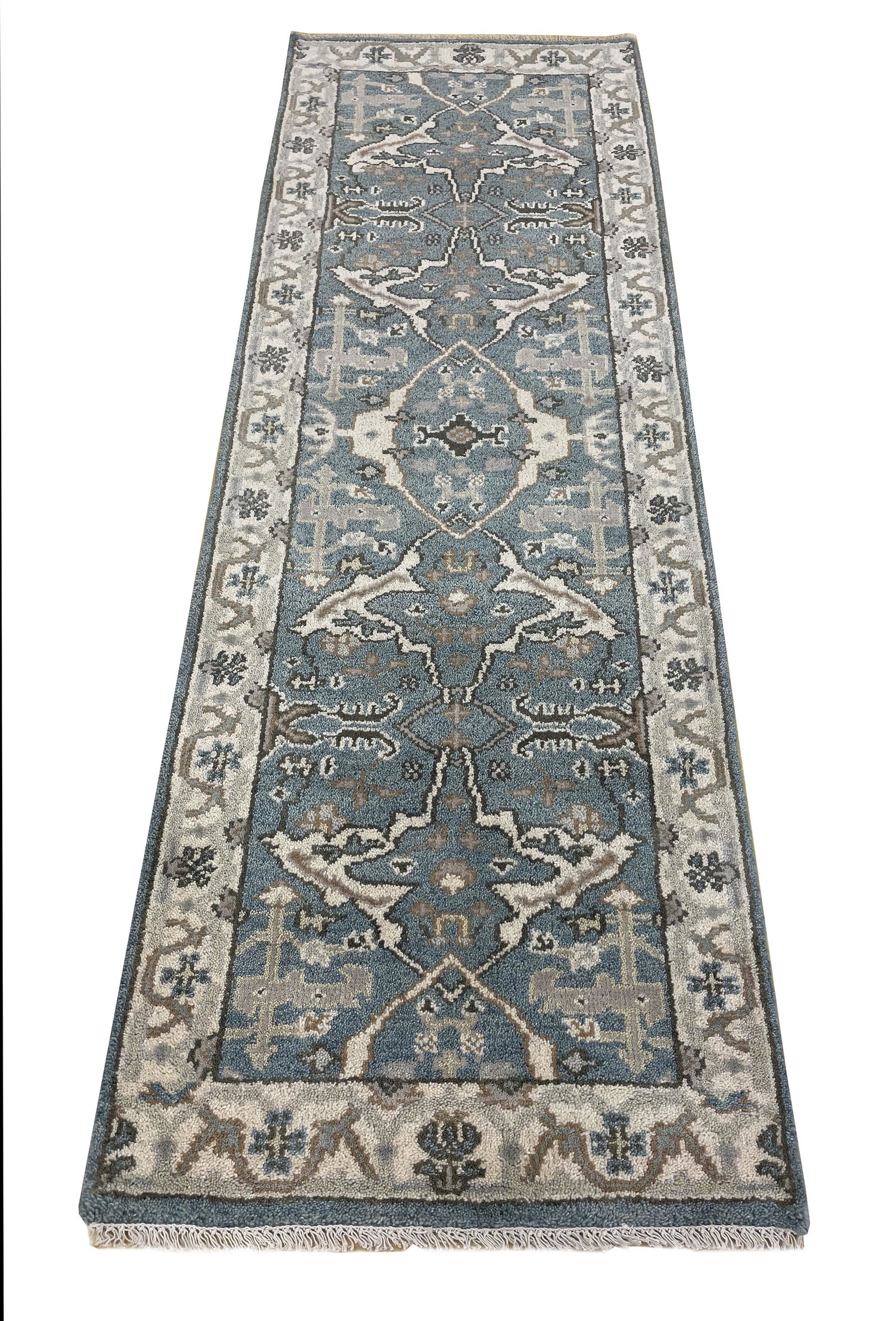 Oushak M234 style rug wool pile vintage hand knotted: Magnificent Wool Turkey style Hand knotted Oushak M234 tyle hand Knotted rug. Size 2'7"x7'8" Perfect condition (see photos