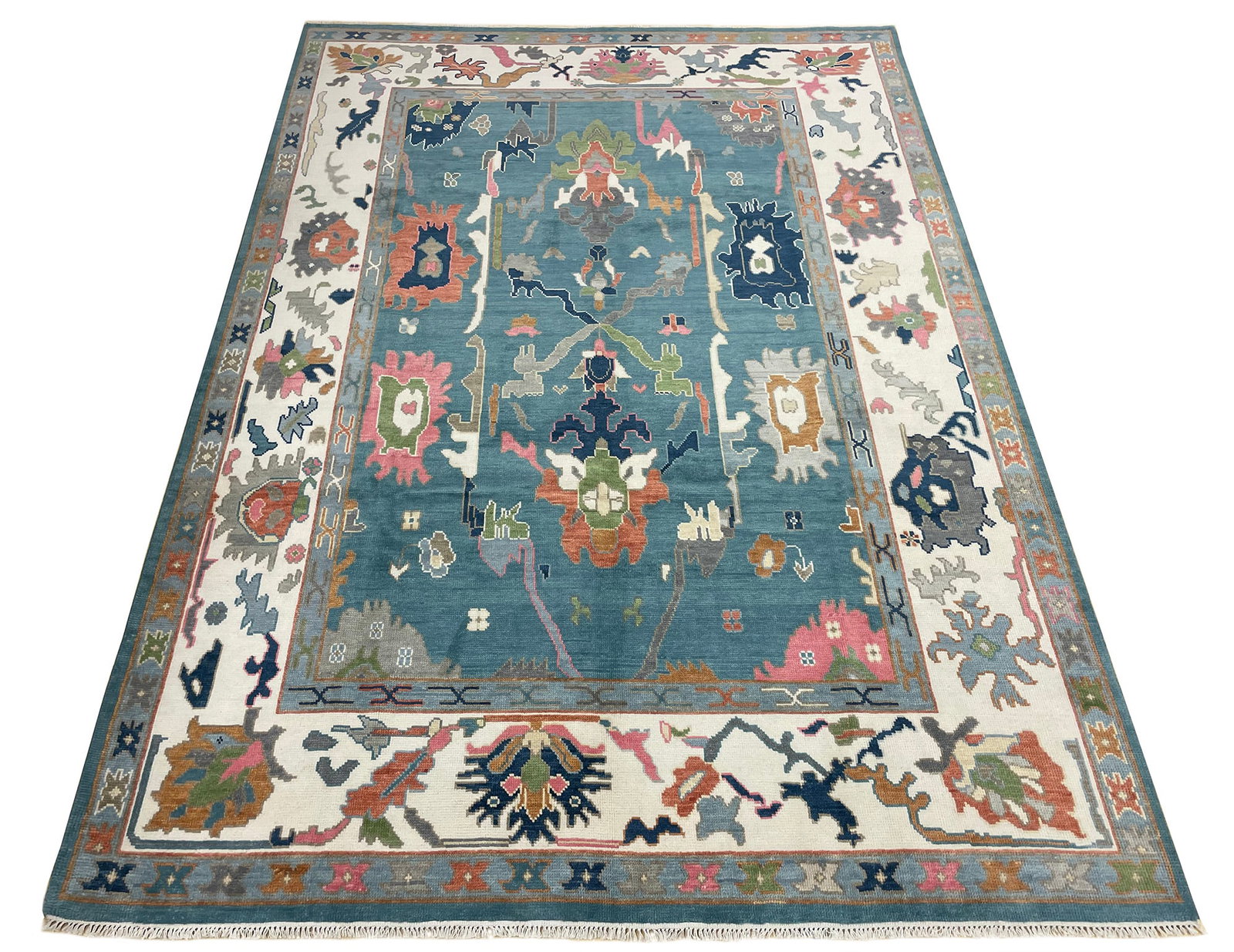 Persian palace quality very fine weave Oushak D152 rug wool pile hand knotted: Oushak D152 Palace quality this rug is very in weave the natural dyes used create an amazing colors to add to your room make this rug versatile to work with any style and colors and Palace rug hand kn