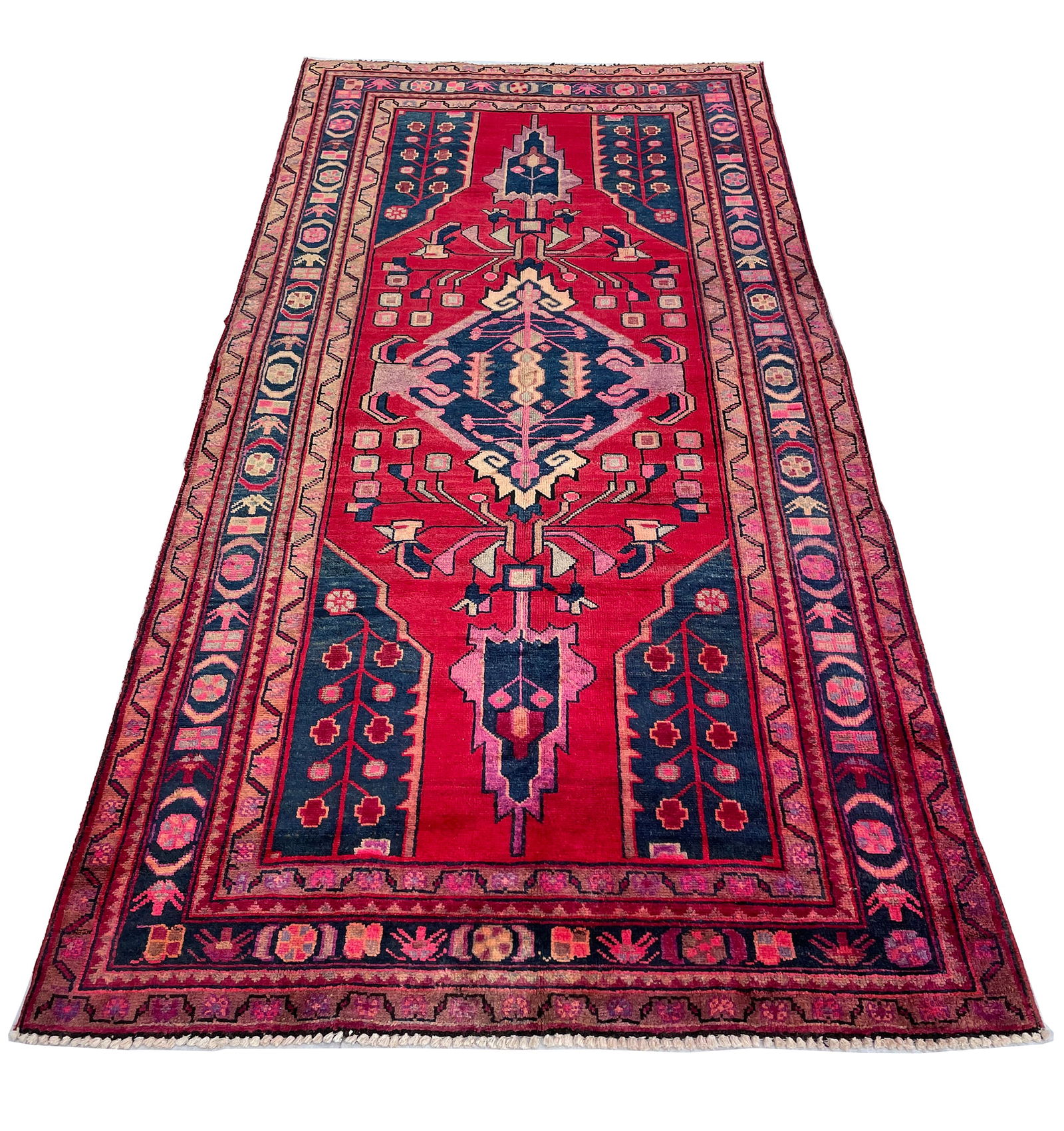 Persian Saruq KH1001 4'9" 9'5" vintage hand-knotted in Iran: No Reserve Saruq KH1001, Persian hand-knotted in Iran in the 1960s.rug. Size 4'9"x9'5" very good condition (see photos).