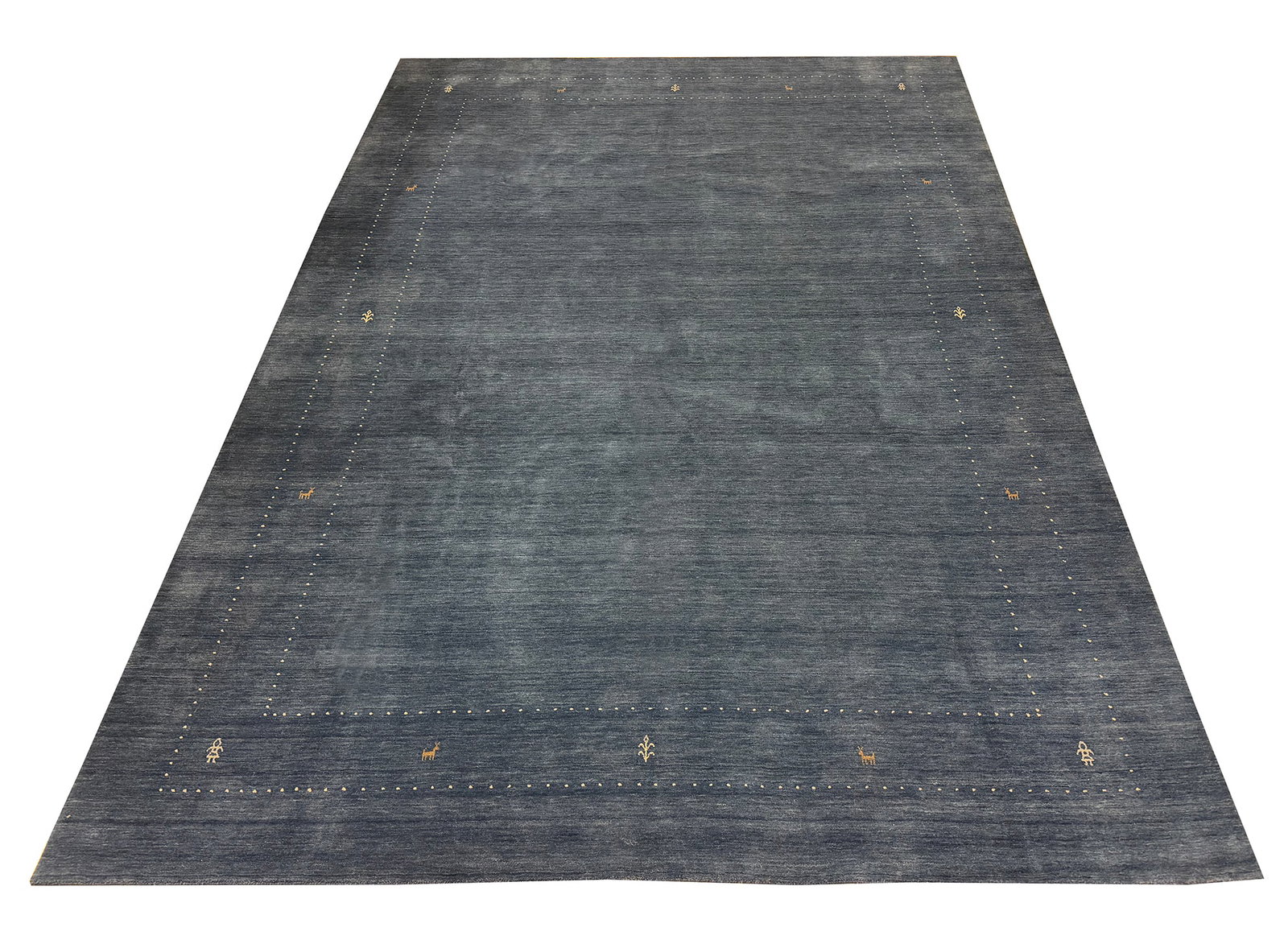 Persian Gabbeh S757 Size 10' x 14' hand knotted: No Reserve Gabbeh S757 Size 10'x 14' This rug showcases the understated elegance of a traditional Gabbeh design, renowned for its simplicity, rich texture, and artisanal authenticity. The deep denim b