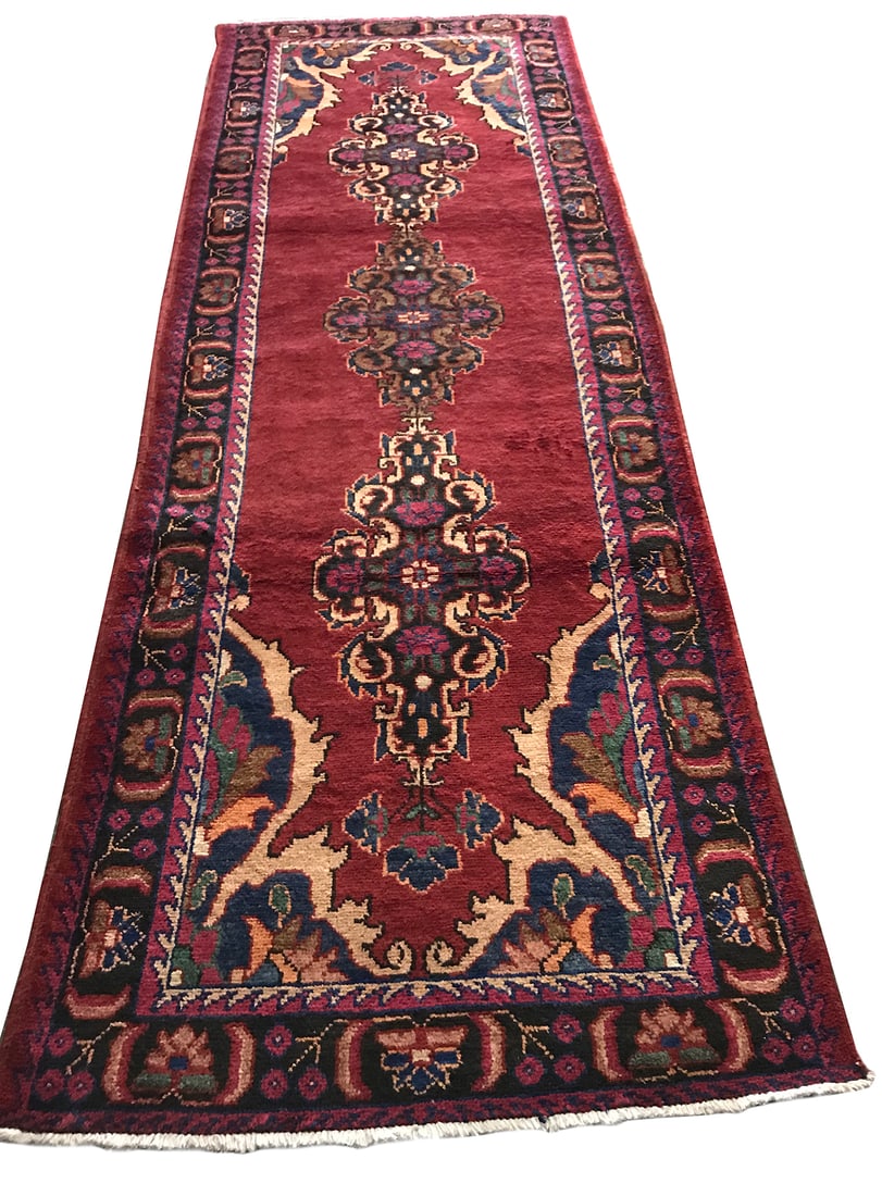 Persian Saruq 903 vintage wool runner 3'3" x 10'' hand knotted in Iran: No Reserve Persian Saruq 903, vintage runner, 3'3"x 10' hand-knotted in Iran in the 1960s and in very good condition(see photos). Ahon auction offer in house shipping domestic and worldwide fully insu
