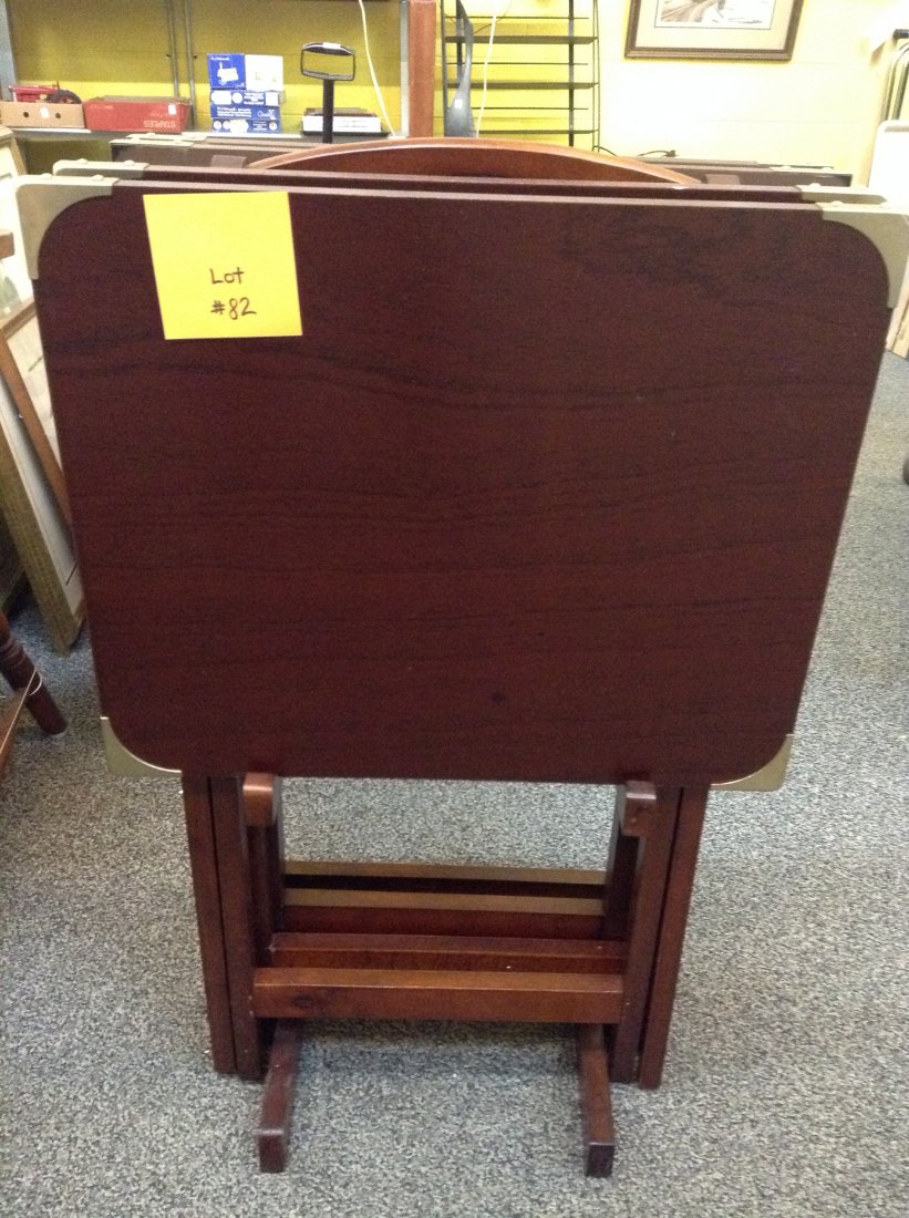 TV TRAYS: SET OF 4 FOLDING DARK WOOD TV TRAYS ON STAND WITH METAL CORNER ACCENTS