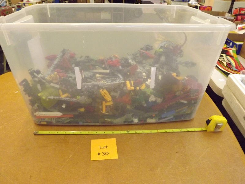 LEGO BIONICLES: TOTE FULL OF LEGO BIONICLES