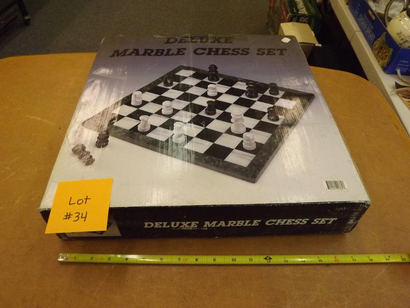 MARBLE CHESS SET: MARBLE CHESS SET IN ORIGINAL BOX