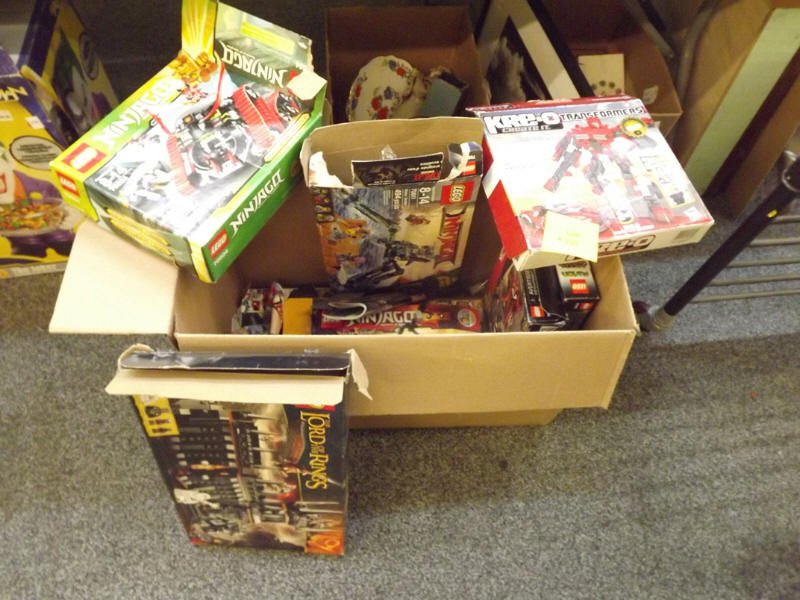 LEGOS: LARGE BOX OF LEGOS, ORIGINAL BOXES, MOST OPENED, ALL HAVE MANY PIECES INSIDE BUT IMPOSSIBLE TO KNOW HOW COMPLETE THEY ARE