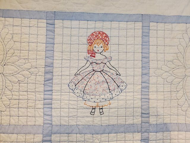 Vintage Crib Quilt with Little Girls c1940s (1 of 12)
