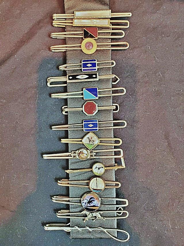 Vintage Mens Tie Bar 3- Dogs, Horses, Enamel (1 of 9)