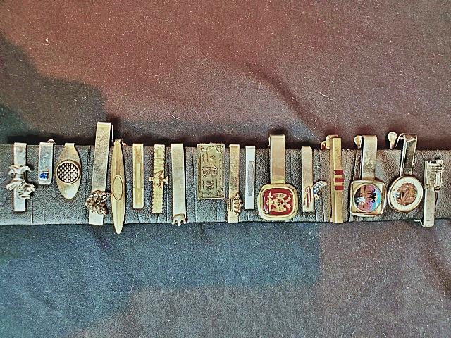 Vintage Mens Tie Bar 7- Wolf, Dog, Birds, Lionel (1 of 9)