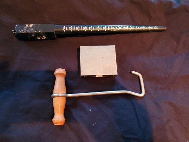 Vintage Shaving Kit with Boot Hook and Ring Sizer (1 of 11)