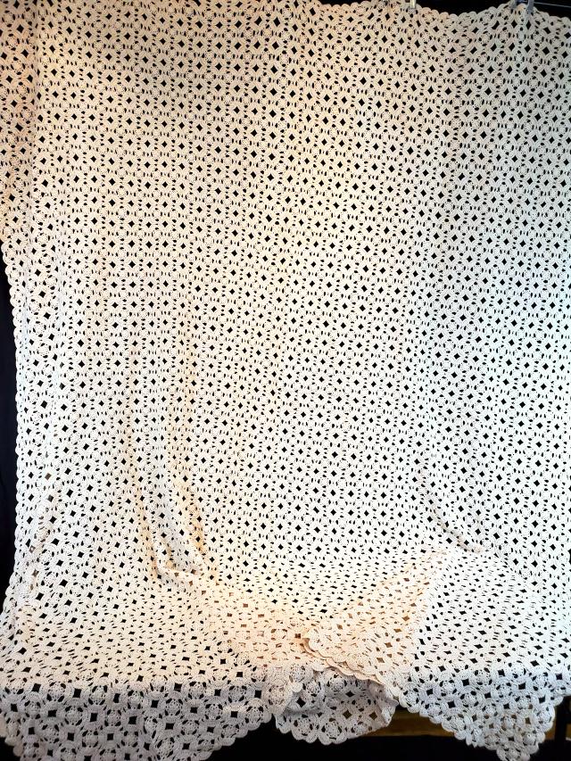 Vintage Crocheted Bed Spread (1 of 3)