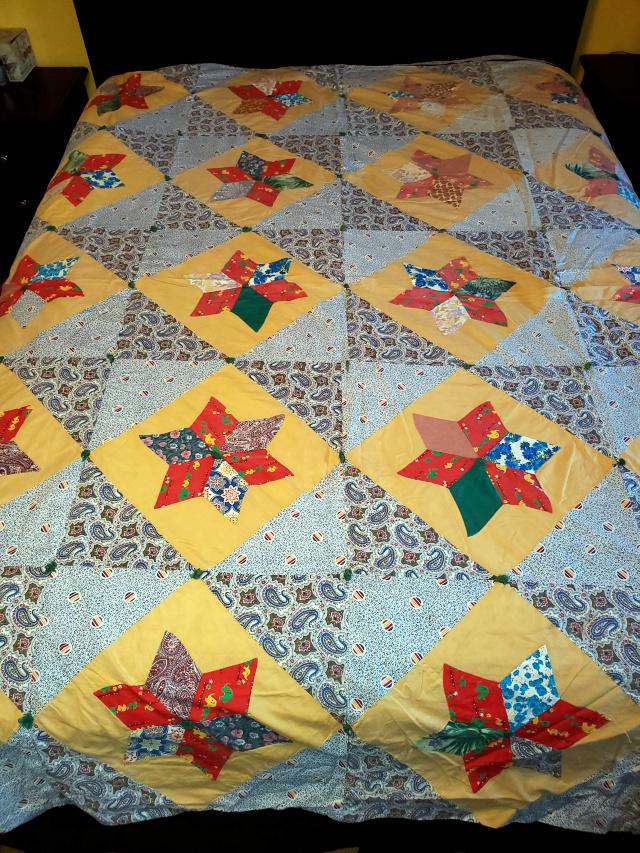 Vintage 1950s Tied Summer Spread Quilt (1 of 5)