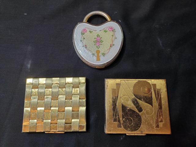 3 Vintage Compacts - Gold Toned and Guilloche (1 of 15)
