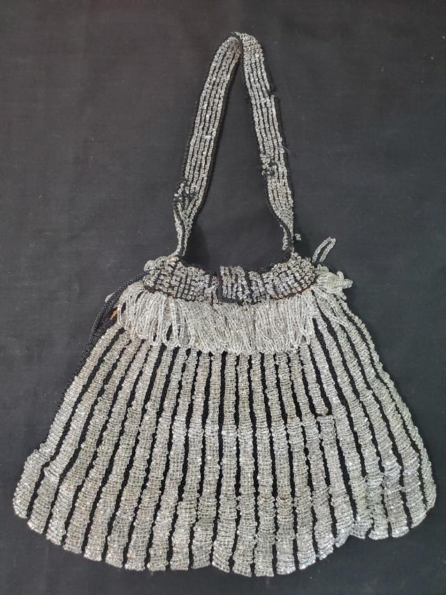 Antique Beaded Crocheted Purse (1 of 6)