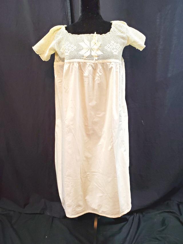Antique White Nightgown with Filet Crochet Yoke: Antique White cotton Nightgown with Filet Crochet Yoke. In very good condition, small scuff mark on the back. In house Flat Rate Shipping of $10 is a domestic shipping estimate. I will gladly combine