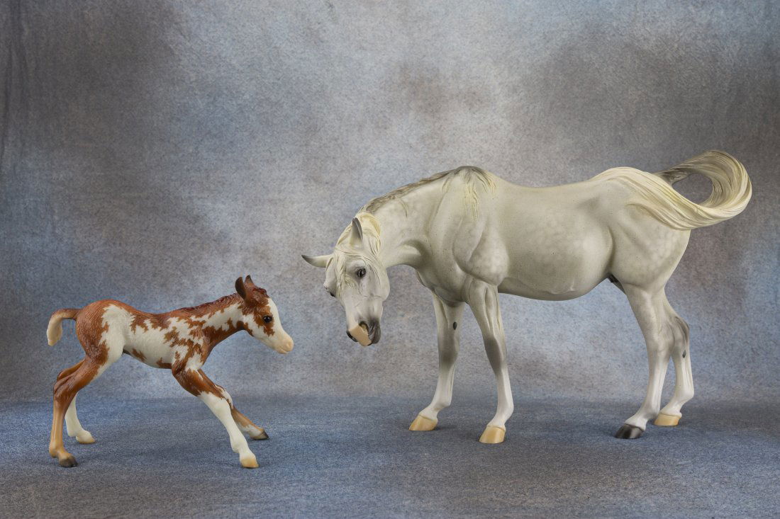 Susecion & Le Fire - Breyer Model Horse (1 of 4)