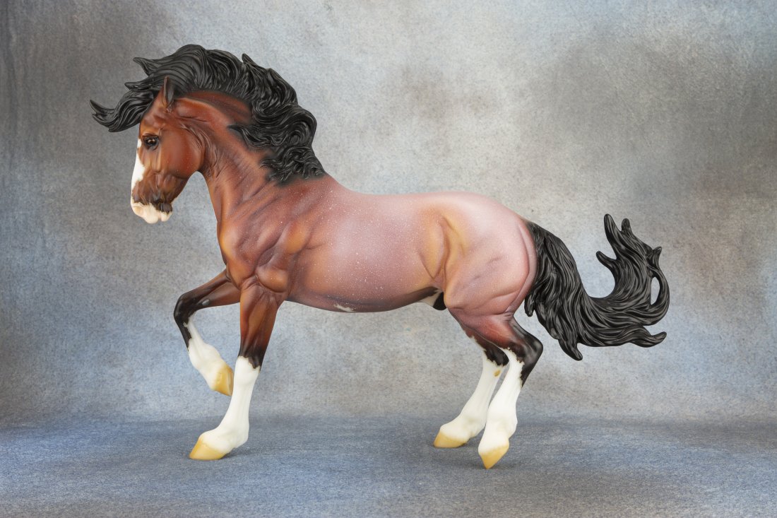 Mustang Stallion -Fireheart- Breyer Model Horse (1 of 4)