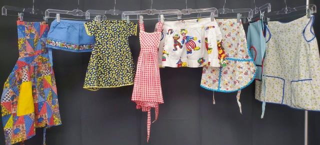 8 Vintage Childrens Aprons - Novelty Prints and more (1 of 16)