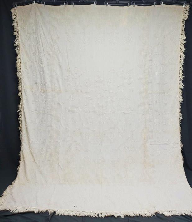 Vintage Bates - George Washington Bedspread (1 of 8)