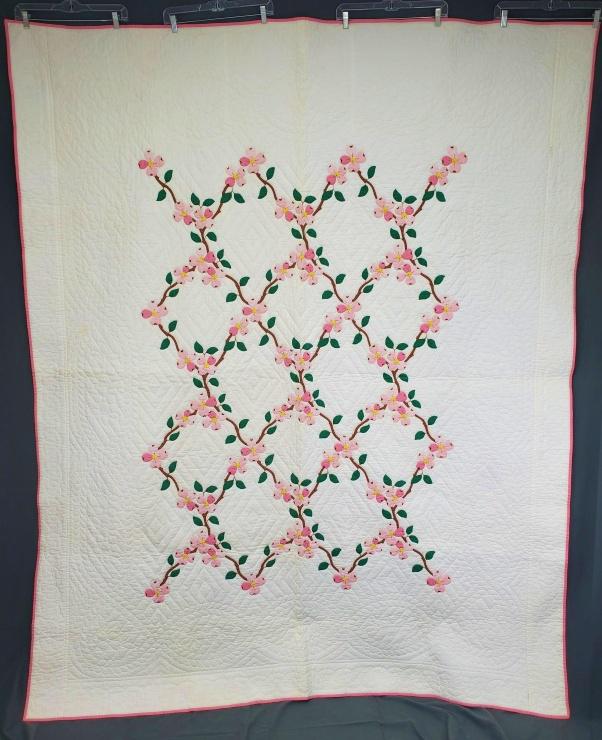 Vintage c1930s Dogwood Kit Quilt (1 of 9)