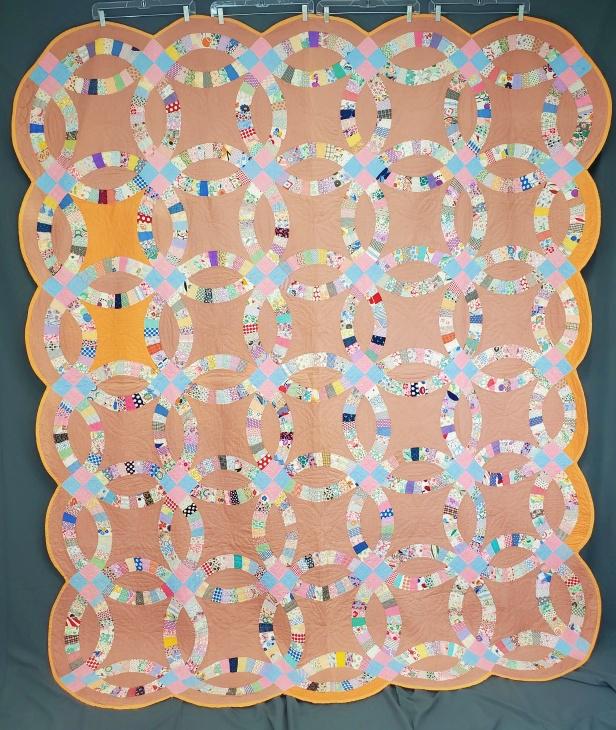 Vintage c1940s Double Wedding Ring Quilt (1 of 8)