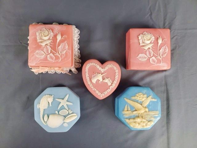 5 Vintage Incolay Vanity Boxes - Roses, Ocean (1 of 13)