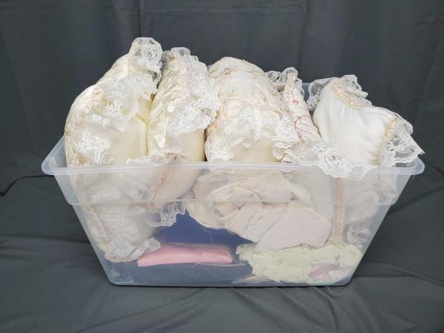 Boxlot of Vintage Textiles 14 lbs (1 of 8)