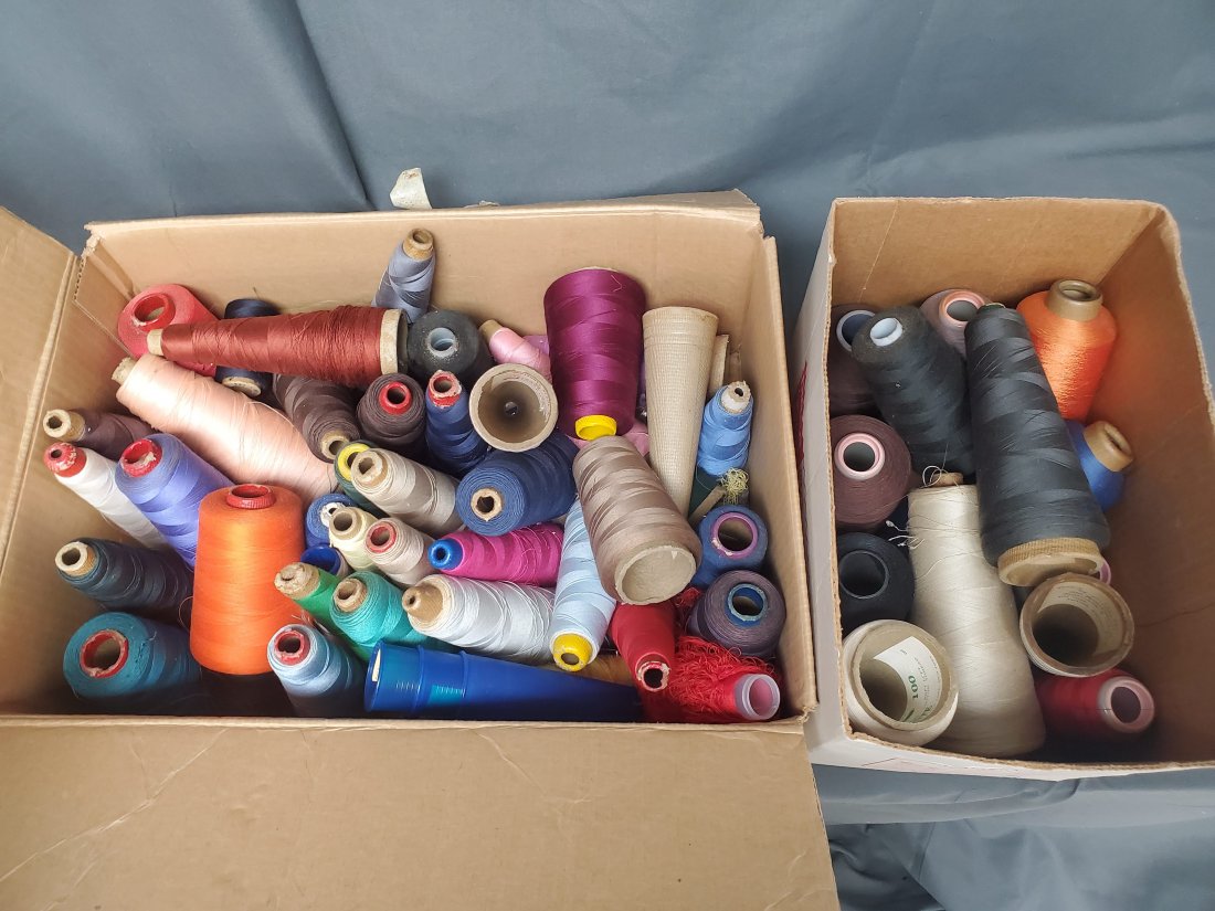 2 Box Lots of Vintage Cones and Spools of Thread (1 of 3)
