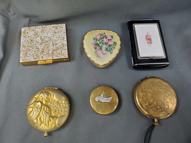 Group of 6 Vintage Compacts - Vans, Estee, LaMode (1 of 17)