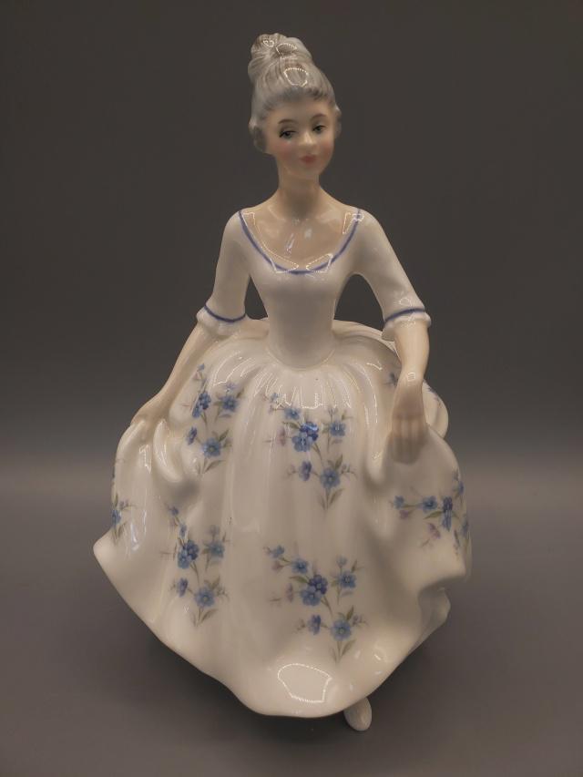 Vintage Royal Doulton Caroline: Vintage Royal Doulton Caroline. Measures 7.5 inches tall. Marked HN3170 Modelled by Peggy Davies 1987. In very good condition. We do our best to describe all items in detail and provide pictures. If y
