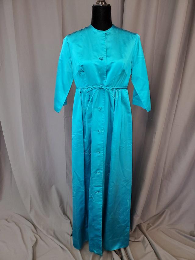 Vintage Dynasty Turquoise Robe: Vintage Dynasty Turquoise Robe for Lord and Taylor for the British Crown Colony Hong Kong, size 14, small knotted buttons down the front, with empire waist, corded belt closure, elbow length sleeves, 