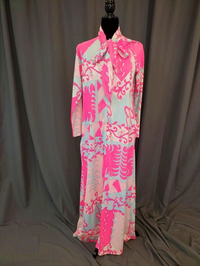Vintage Retro House Coat Robe: Vintage Retro House Coat Robe, by Eduardo, c1960s, long sleeves, zipper front, long tie at the neck, with pockets, 100% nylon. Tag by Saks Fifth Avenue, size large, would fit today's size medium. In f