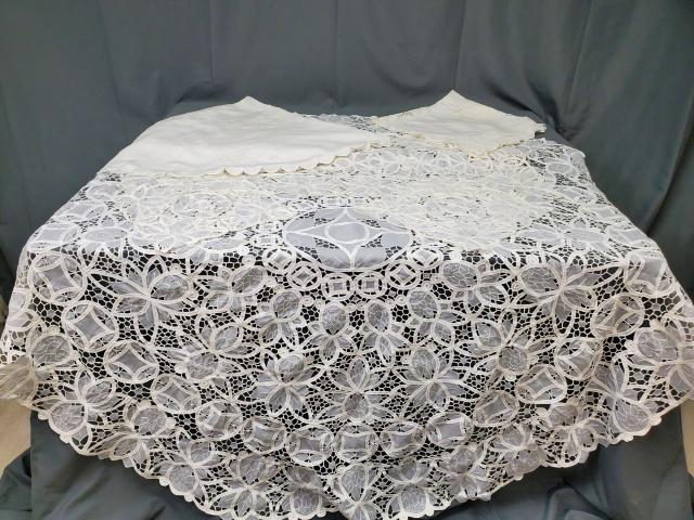 Group of Vintage Table Linens - Battenburg, more (1 of 10)