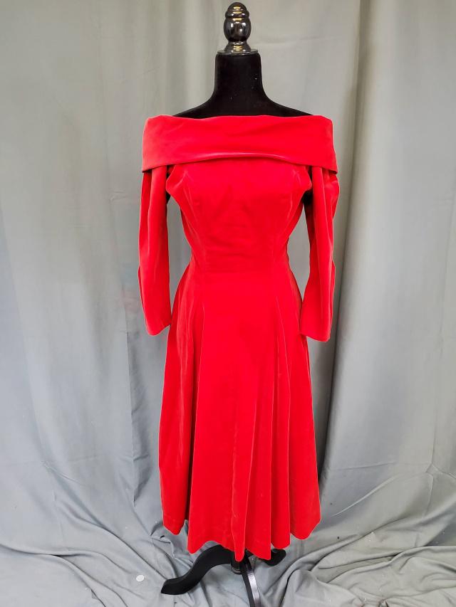 Vintage Red Velvet Dress with Bow (1 of 6)