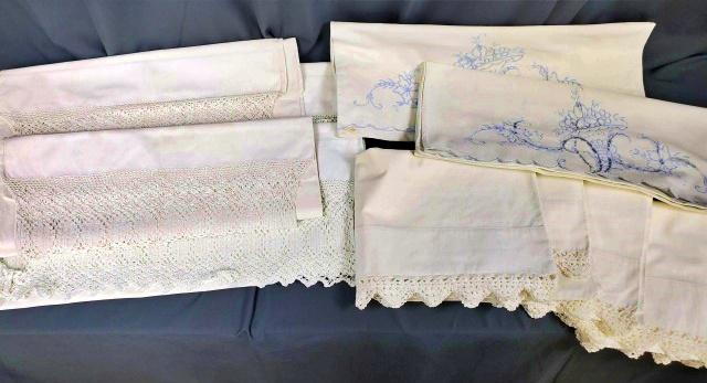 Group of Vintage Pillowcases (1 of 10)