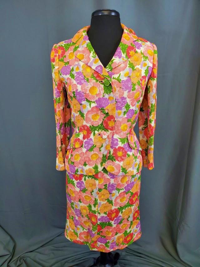 Vintage Ladies Linen Suit (1 of 8)