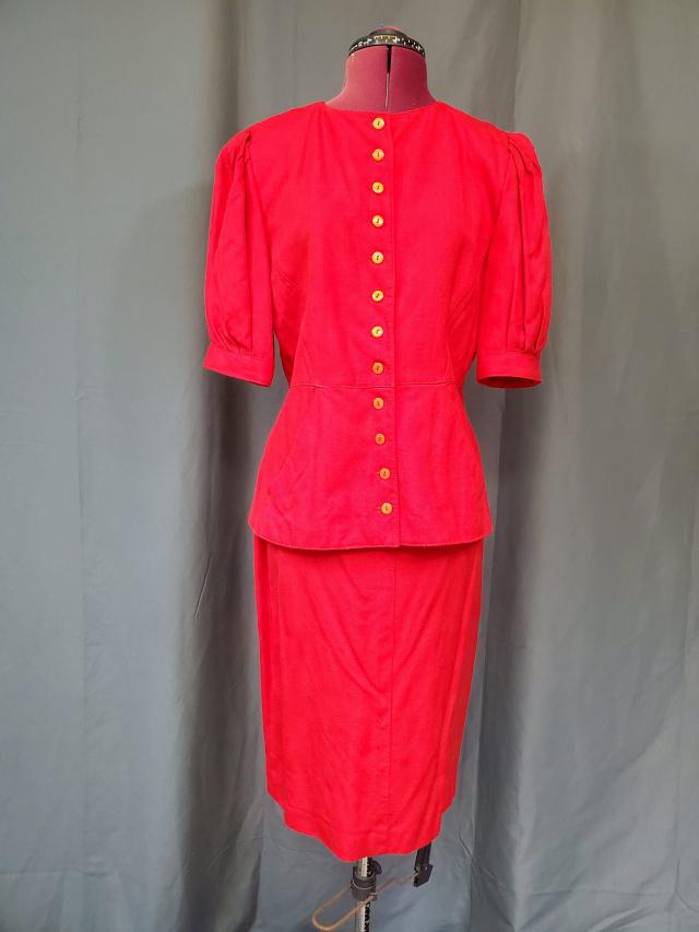Vintage Claire Paris Ladies Red Suit sz 40 (1 of 8)