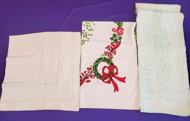 3 Vintage Tablecloths - Damask, Xmas (1 of 20)