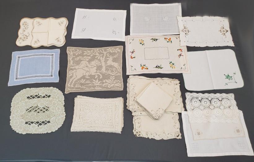 Table Linen Group with Place Mats, Napkins (1 of 18)