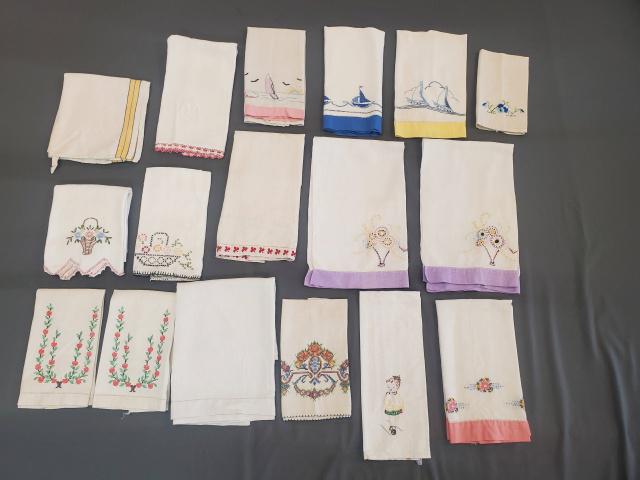 Group of 17 Vintage Embroidered Linen Towels (1 of 9)