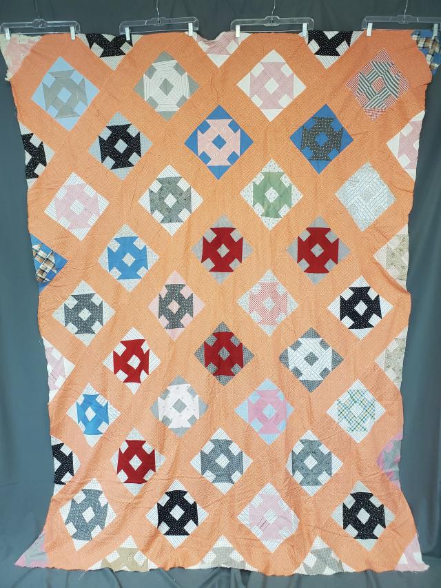 Vintage Hole-in-the-Barn-Door Quilt Top (1 of 9)