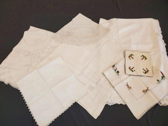 6 Vintage Linen Tablecloths (1 of 20)
